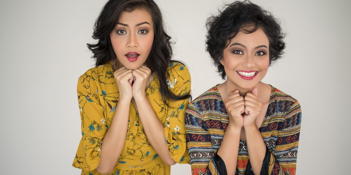 The New Language of Laughter: Why Bilingual Comedy is the 2026 Stage’s Most Powerful Act